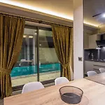 Merkez De Sauna,jakuzi ,tuerk Hamami, Pool ,bbq, Isitmali Havuz ,yerden Isitma Vila