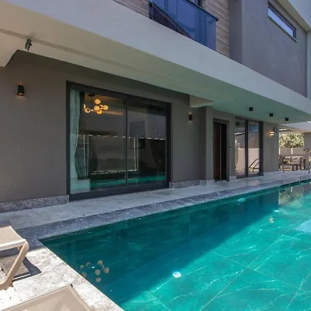 Vila Merkez De Sauna,jakuzi ,tuerk Hamami, Pool ,bbq, Isitmali Havuz ,yerden Isitma *