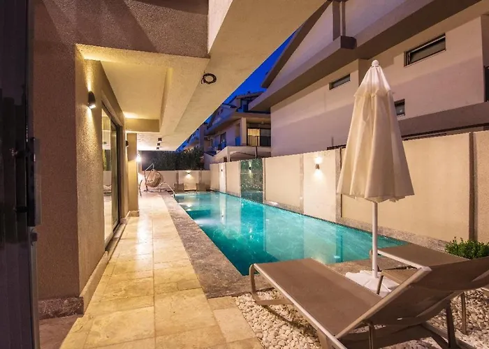 Balmain&sauna,jakuzi ,tuerk Hamami, Pool ,bbq, Isitmali Havuz ,yerden Isitma Villa *
