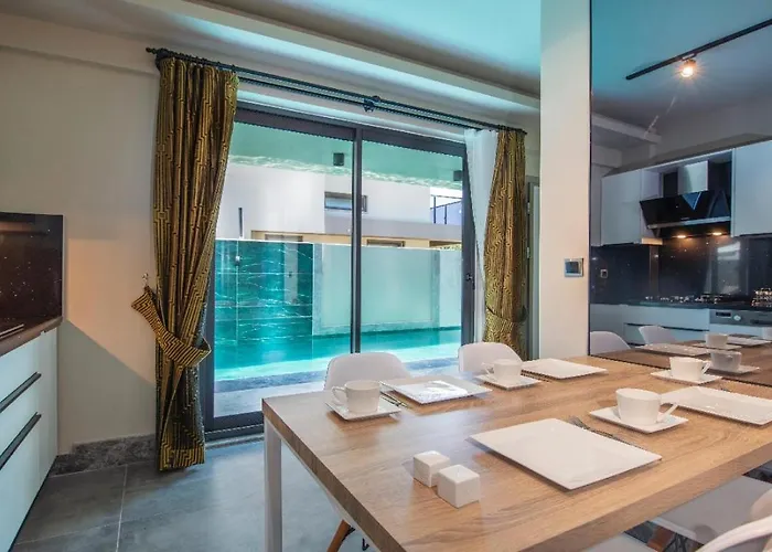 Villa Balmain&sauna,jakuzi ,tuerk Hamami, Pool ,bbq, Isitmali Havuz ,yerden Isitma Fethiye