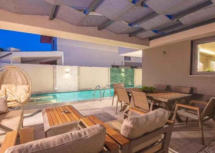 Balmain&sauna,jakuzi ,tuerk Hamami, Pool ,bbq, Isitmali Havuz ,yerden Isitma Villa *