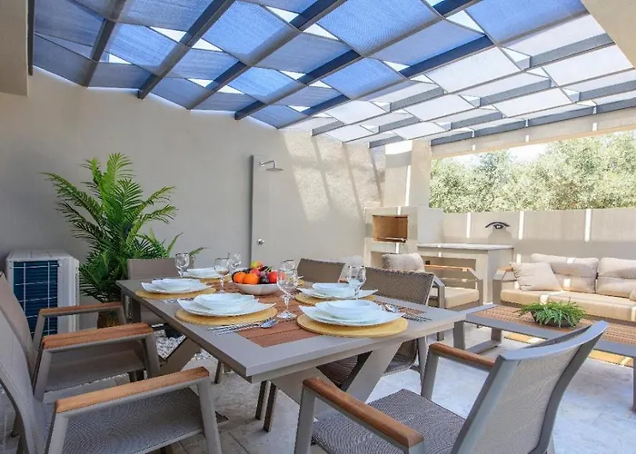Villa Balmain&sauna,jakuzi ,tuerk Hamami, Pool ,bbq, Isitmali Havuz ,yerden Isitma
