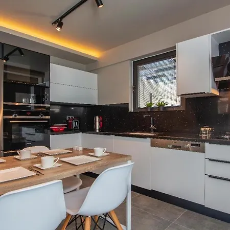 Balmain&sauna,jakuzi ,tuerk Hamami, Pool ,bbq, Isitmali Havuz ,yerden Isitma *