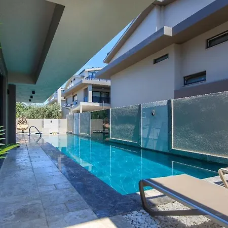 Вилла Balmain&sauna,jakuzi ,tuerk Hamami, Pool ,bbq, Isitmali Havuz ,yerden Isitma *