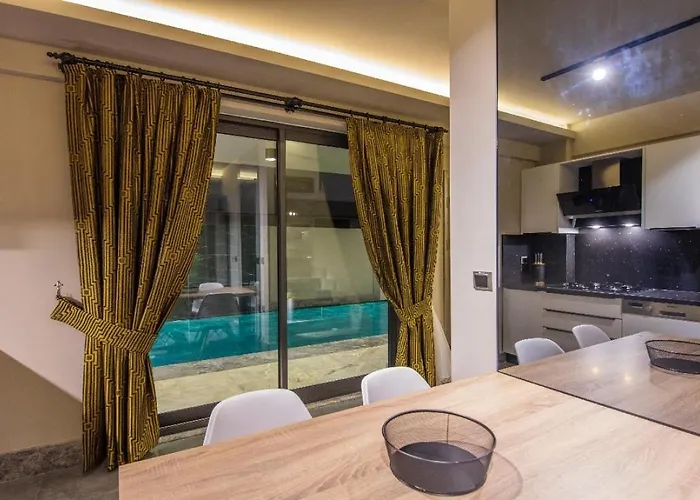 Balmain&sauna,jakuzi ,türk Hamamı, Pool ,bbq, Isıtmalı Havuz ,yerden Isıtma Villa